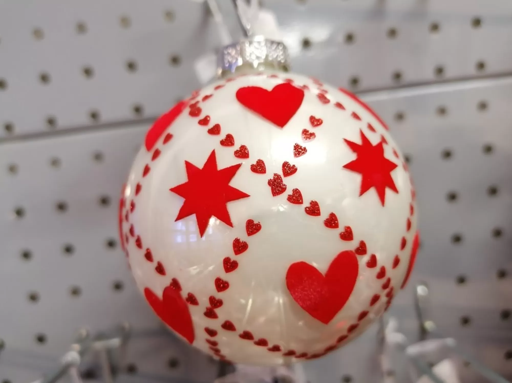 Online La Maison du Père Noël Boule Blanche Décor Rouge